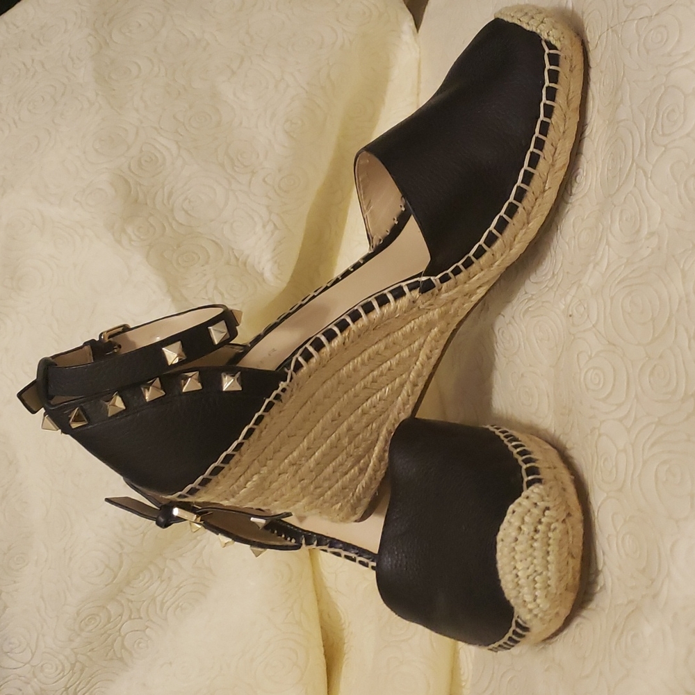 These 'Marc Fisher' Espadrilles are so you!